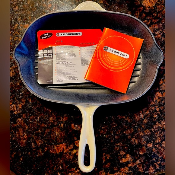 Le Creuset NEW Large Oval Skillet Cast Iron Rare Color: Nude Beige 12.75